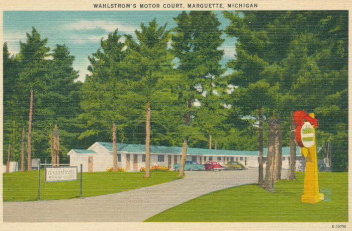 Wahlstroms Parkway Restaurant - Old Postcard (newer photo)